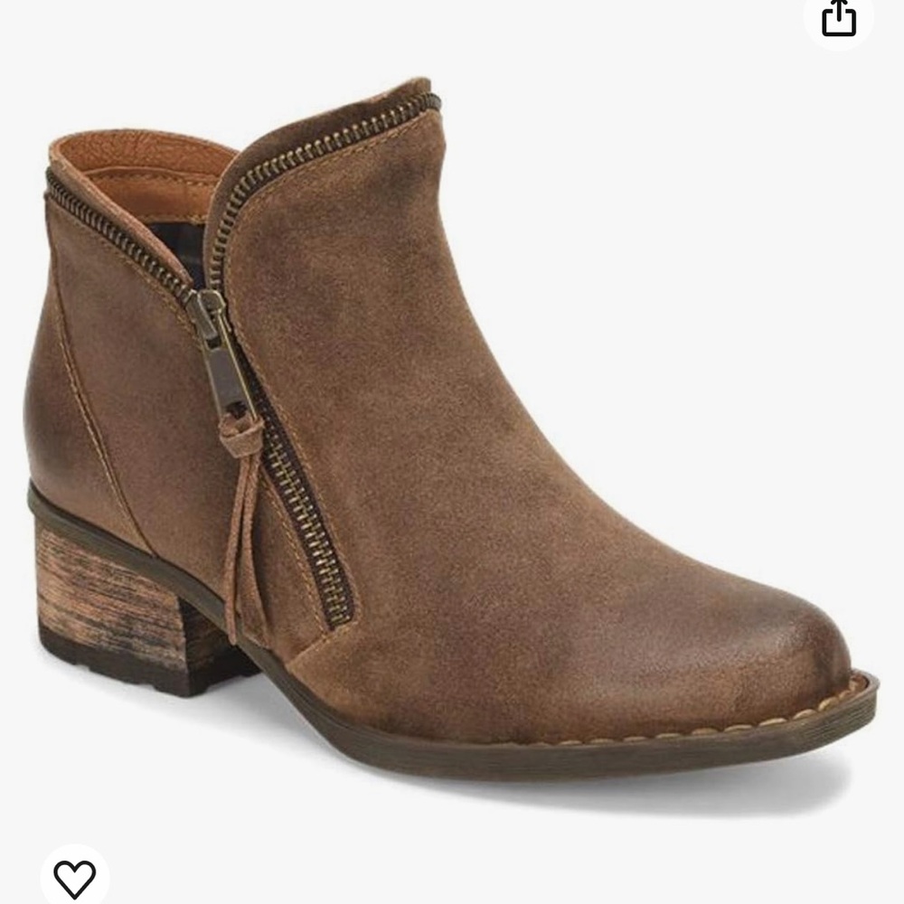 NWOT BORN MALTA BOOTIE TAUPE DISTRESSED size 7